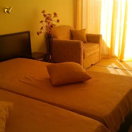 Отель Blian Равда