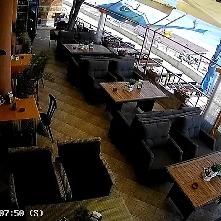 Отель Blian Равда